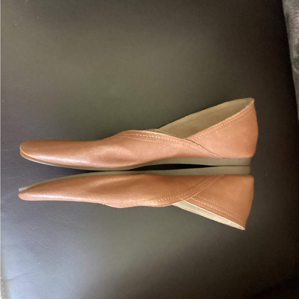 Lucky LK-Alba size 9 Tan NEW flats